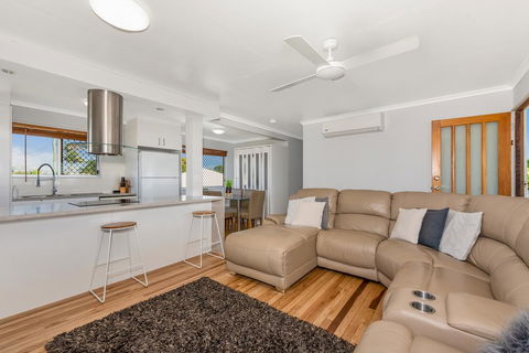 3 Bedroom Renovated Home - Inverell Accommodation 1