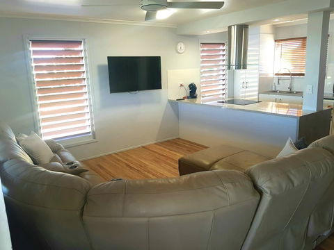 3 Bedroom Renovated Home - Inverell Accommodation 3