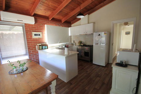 32 Owarra Street - Inverell Accommodation 0