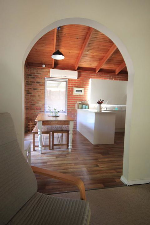 32 Owarra Street - Inverell Accommodation 2