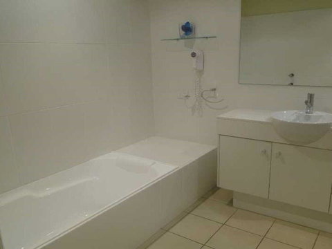 349 'Oaks Pacific Blue' 265 Sandy Point Road - Fantastic Pool - Inverell Accommodation 2