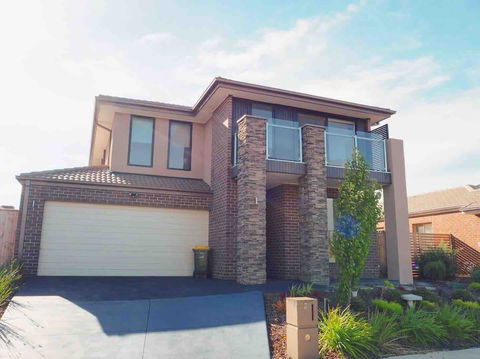 4 Bed 2 And A Half Bath Luxury Villa In Point Cook - Inverell Accommodation 0