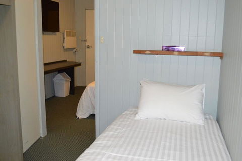 4 Lakeview Plaza - Inverell Accommodation 2