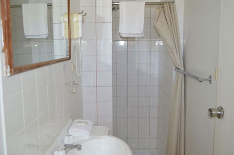 4 Lakeview Plaza - Inverell Accommodation 1