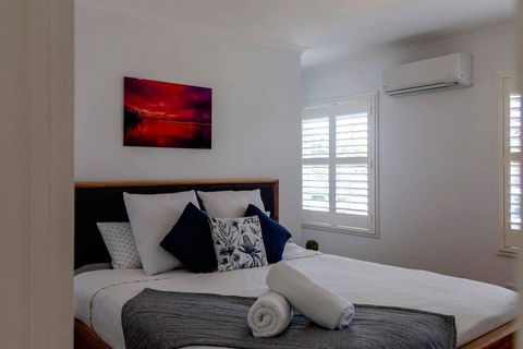 5 Bedroom Close To Beach And Moorpanyal Park - Inverell Accommodation 1