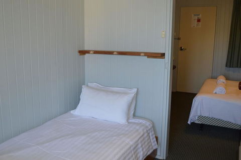 5 Lakeview Plaza - Inverell Accommodation 2