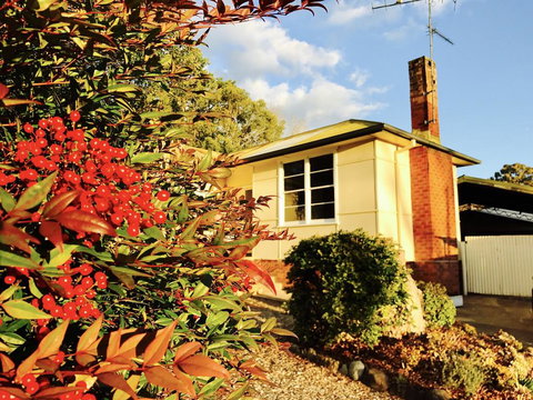50s Fibro Chateau - Inverell Accommodation 1