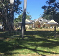 A Very French House - Inverell Accommodation
