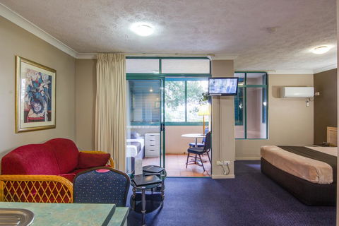 AAA Airport Albion Manor Apartments And Motel - Inverell Accommodation 3