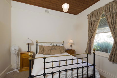Abaleen House - Inverell Accommodation 1