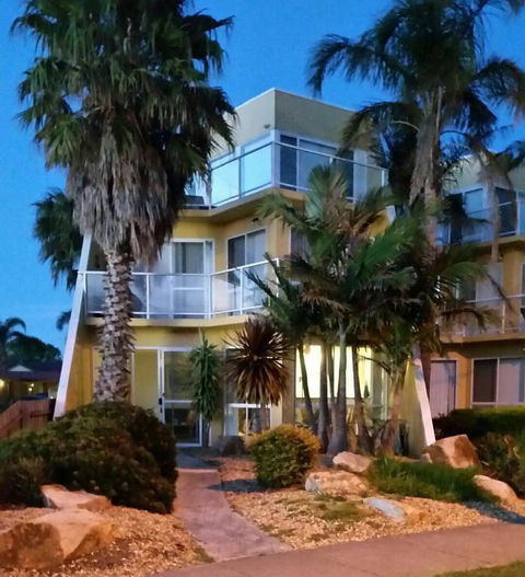Abel Tasman On Esplanade - Inverell Accommodation 3