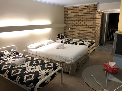 Abel Tasman Waterfront Motel - Inverell Accommodation 1