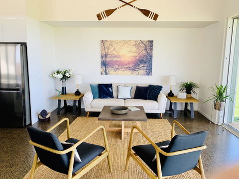 Absolute Beachfront & Secluded New Home - Inverell Accommodation 3