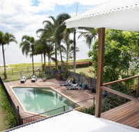 ABSOLUTE BEACHFRONT BLISS  NEWELL BEACH - Inverell Accommodation