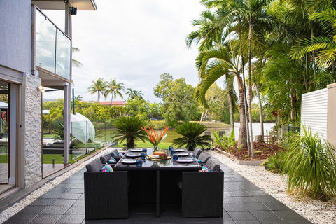 Absolute Lakefront - Port Douglas - Inverell Accommodation 0