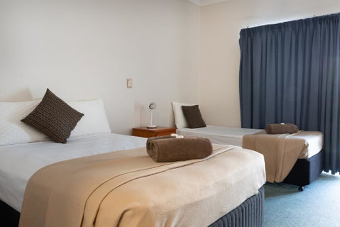 Accommodation On Denham - Inverell Accommodation 0