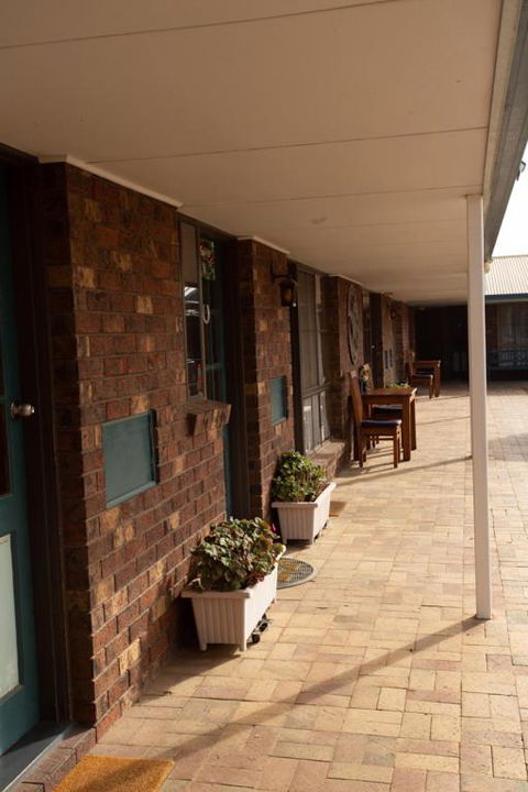 Donald Motor Lodge - Inverell Accommodation 2