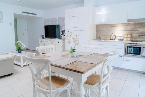 DRIFT PALM COVE- Private 2 Bed -Apartment 2204 - Inverell Accommodation 1