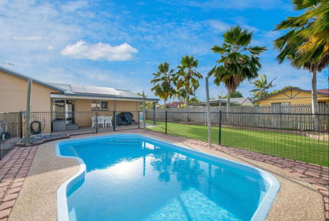 Entire Family Home With Private Pool - Inverell Accommodation 0