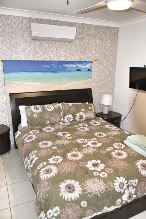 Entire Family Home With Private Pool - Inverell Accommodation 4