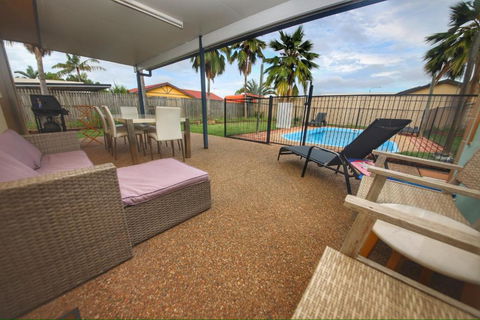 Entire Family Home With Private Pool - Inverell Accommodation 1
