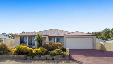 Executive Escape 4 Bedroom Home - Inverell Accommodation 0