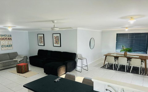 Executive Escape 4 Bedroom Home - Inverell Accommodation 3