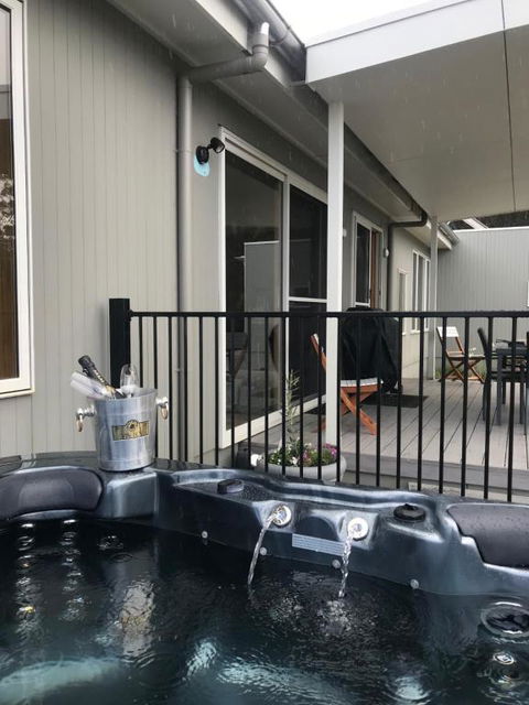 Fairwinds Tasmania - Inverell Accommodation 2
