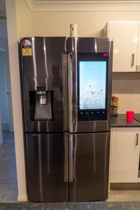 Family Home With Free Parking Close To Everything - Inverell Accommodation 1