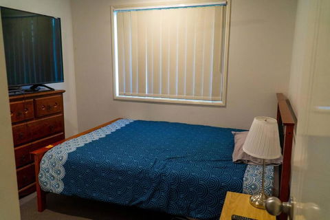 Family Home With Free Parking Close To Everything - Inverell Accommodation 2