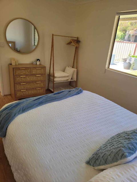 G&R Beach Cottage - Inverell Accommodation 0