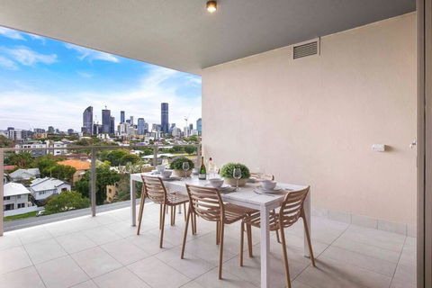 Gabba Oasis:Luxury 3BRM Apt Pool - Inverell Accommodation 3