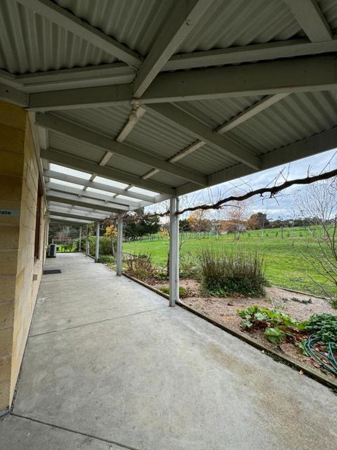 GORGE Chocolates Farmhouse - Inverell Accommodation 2