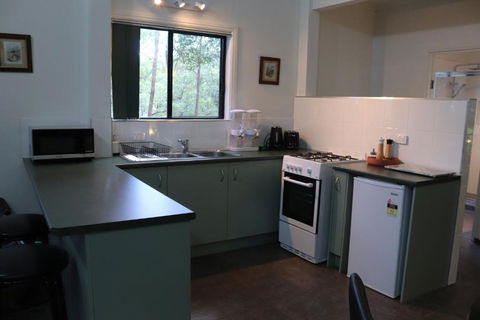 GREEN TREES CHALET Australia Zoo Close By - Inverell Accommodation 2