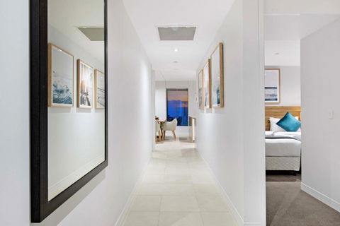 GUARANTEED OCEAN VIEW - Level 16 And Up - Soul Surfers Paradise - Self Contained &Privately Managed - Inverell Accommodation 1