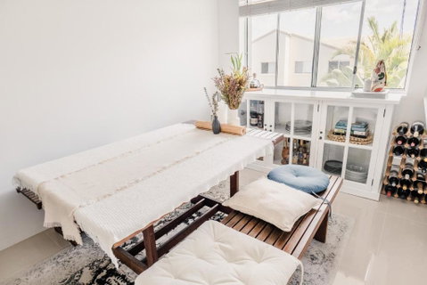 HEART OF BURLEIGH Holiday Villa - Perfect Location With Pools - Inverell Accommodation 1