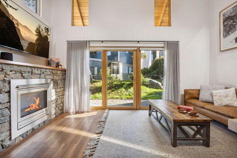 Ice 3 - Inverell Accommodation 2