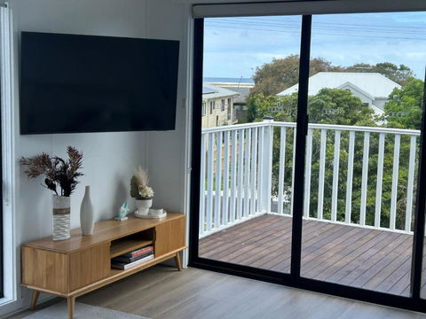 Iconic Beach House On Bruce - Inverell Accommodation 2