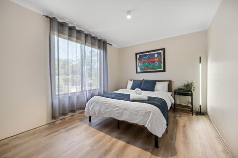 INVERLOCH Beach House - Inverell Accommodation 3