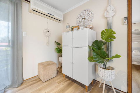 INVERLOCH Beach House - Inverell Accommodation 2