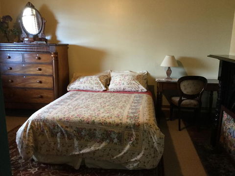 Albion Cottage - Inverell Accommodation 3