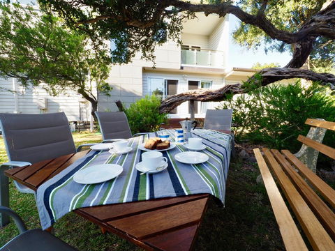 Alice's Palace, 2-minute Walk To Lifeguard Patrolled Surf Beach - Inverell Accommodation 2