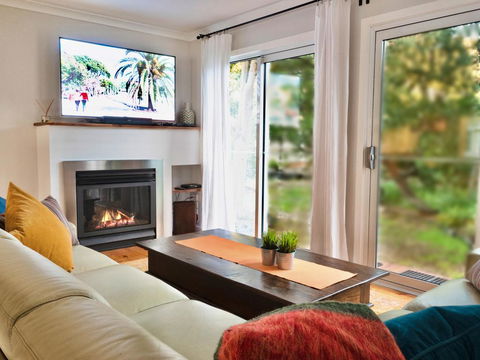 Alice's Palace, 2-minute Walk To Lifeguard Patrolled Surf Beach - Inverell Accommodation 1