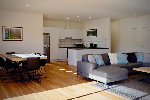 All Seasons Marysville - Inverell Accommodation 0
