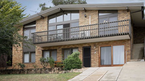 Alpine House - Views Over Lake Jindabyne And The Snowy Mountains - Inverell Accommodation 0