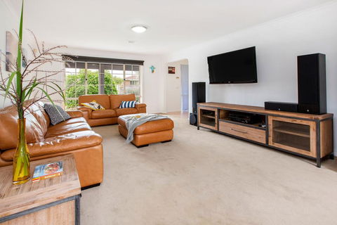 AMALFI - DROMANA.... - Inverell Accommodation 3