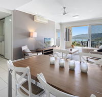 Amazing Ocean views Pool Award winning location Airlie Beach - Inverell Accommodation