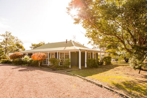 Among The Vines - Inverell Accommodation 0