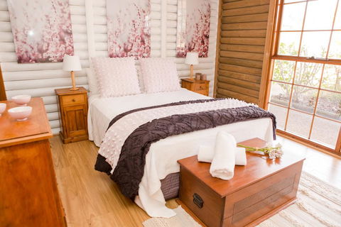Among The Vines - Inverell Accommodation 3