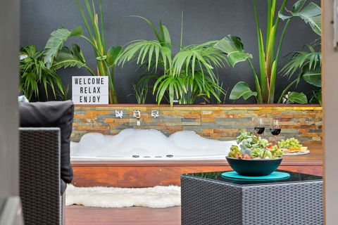 AMORE A Tranquil Retreat With Couples Spa - Inverell Accommodation 0